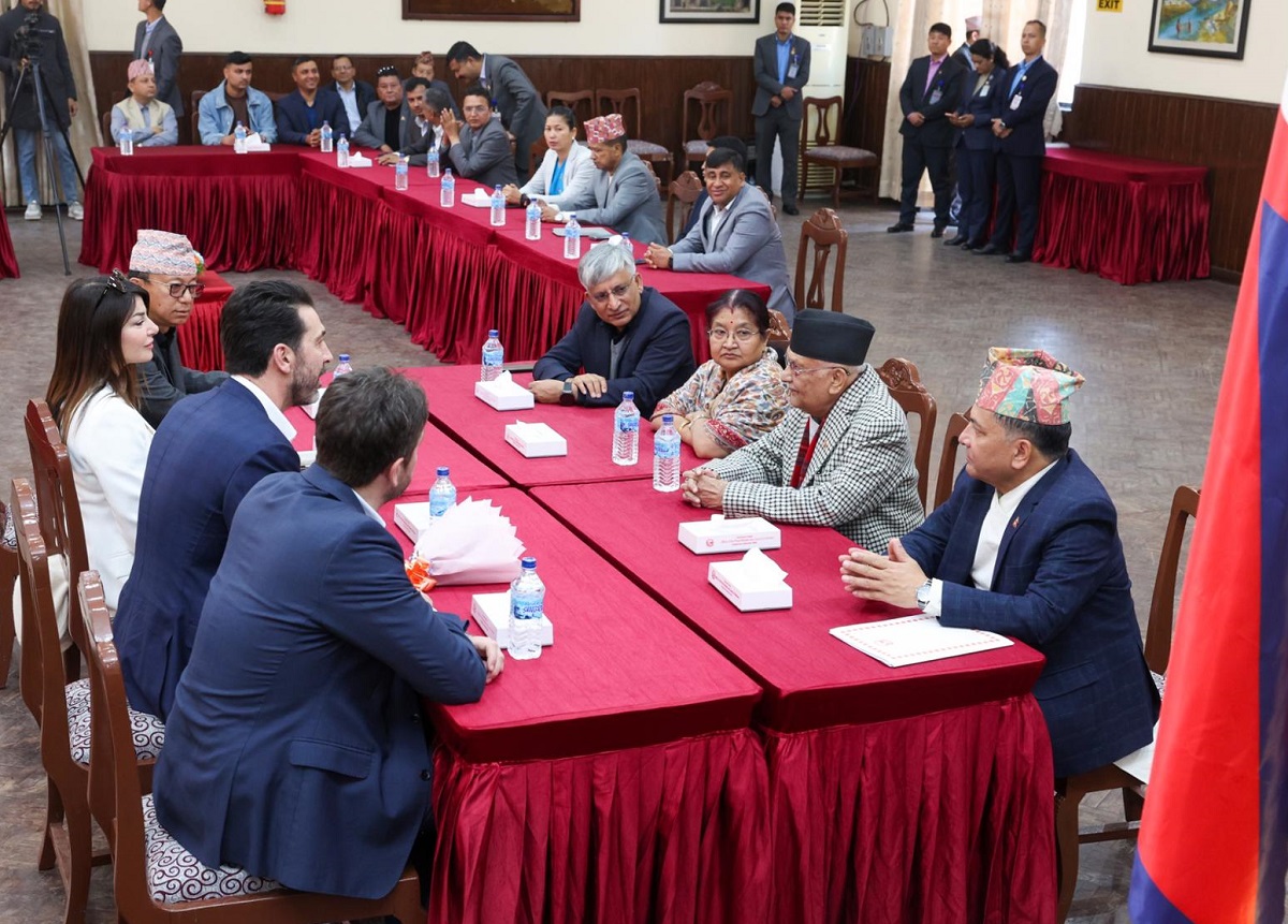 प्रधानमन्त्रीसँग अन्तर्राष्ट्रिय गोलरक्षक बुफोनको भेट